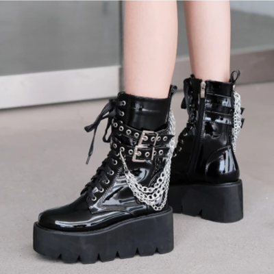 Black platform boots with chain buckle women - Thumbnail 3
