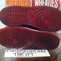 Dontrelle Willis (Tiger Woods) Nike Dunks Size 8  - Thumbnail 3