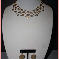 Gold Hammered Disc Necklace & Earrings - Thumbnail 2
