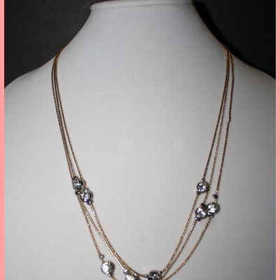 Gold diamond stud necklace with earrings