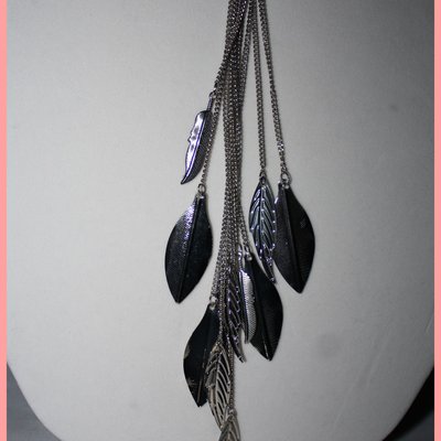 Silver drop down leaflet necklace