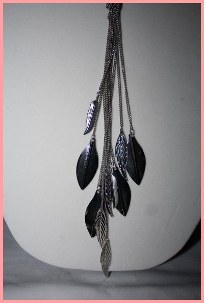 Silver drop down leaflet necklace