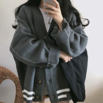 Style loose long sleeve v-neck button