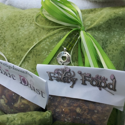 Personal home spa kit in shades of green - Thumbnail 1