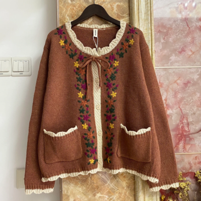 Retro Embroidered Sweater Coat Round Neck