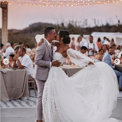 Gorgeous wedding dress 3d floral wedding dress with long sleeves bridal dress，1233 - Thumbnail 2