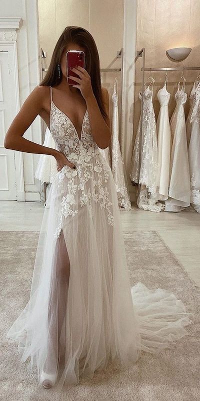 SP1420,Fantastic Tulle Lace Wedding Dresses V-Neck Long Bridal Gown