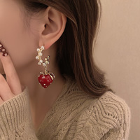 Sweet red strawberry pearl long earrings - Thumbnail 3