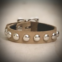 1-Row Medium dome Stud Tan wristband - Thumbnail 8