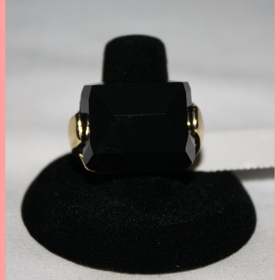 Oversized gold & black onyx ring size 8