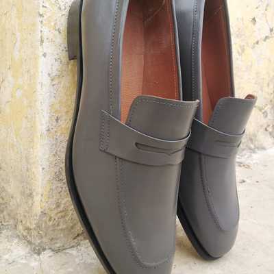 Trendy men's hand stitch leather moccasin in grey color casual wear shoes