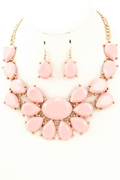 Sweet Romance Necklace in Blush Pink