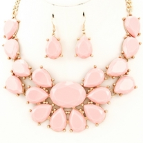 Sweet Romance Necklace in Blush Pink