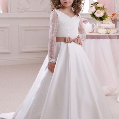 White long sleeve lace v neckline holy first communion dresses for girls with sashes train flower girl dresses for weddings，1296