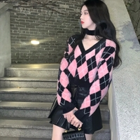 Cute Girl American College Style Hot Girl Diamond Shaped Contrast Black Pink V Neck Short Small Knit Sweater - Thumbnail 3