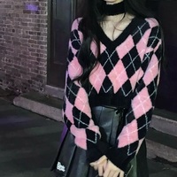 Cute Girl American College Style Hot Girl Diamond Shaped Contrast Black Pink V Neck Short Small Knit Sweater - Thumbnail 5