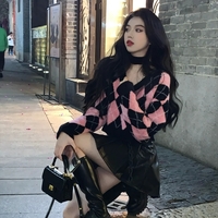 Cute Girl American College Style Hot Girl Diamond Shaped Contrast Black Pink V Neck Short Small Knit Sweater - Thumbnail 6