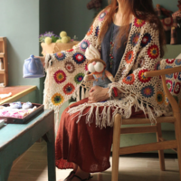 RETRO FLOWERS TASSET CAPE - Thumbnail 3