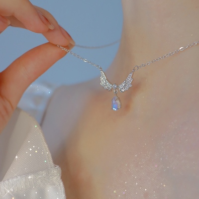 Luxury Pretty Girl Exquisite Moonstone Angel Wings Pendant Necklace
