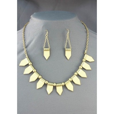 Sand Pyramids Necklace