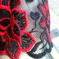 Red and black lace cuffs - Thumbnail 2