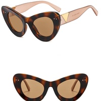 Big frame cat eye sunglasses - Thumbnail 6