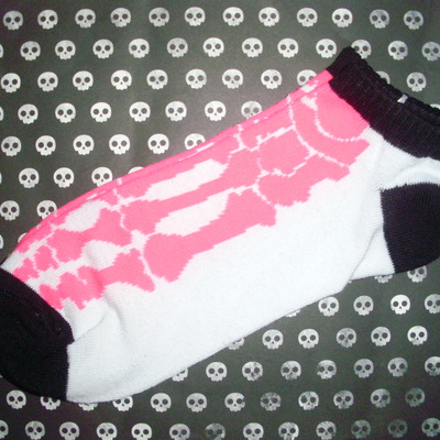 Skeleton feet socks (pink)