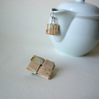 Pin & Earring Gift Set - Peach, Pistachio and Lemon Upcycled Pastel Wrapping Paper - Thumbnail 2