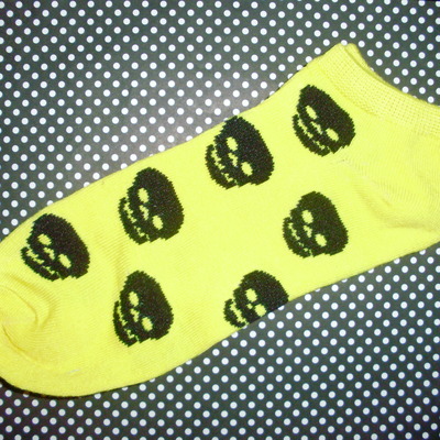 Skull socks (yellow)
