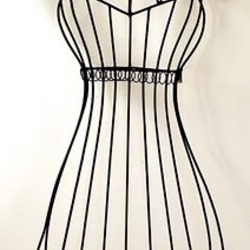 Wire mannequin