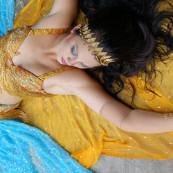 Mcglamorous bellydancer