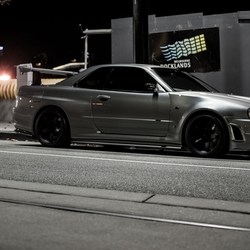 Nissan skyline r34 parking 1