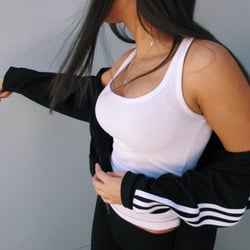 Cover photo girl in adaias sweater